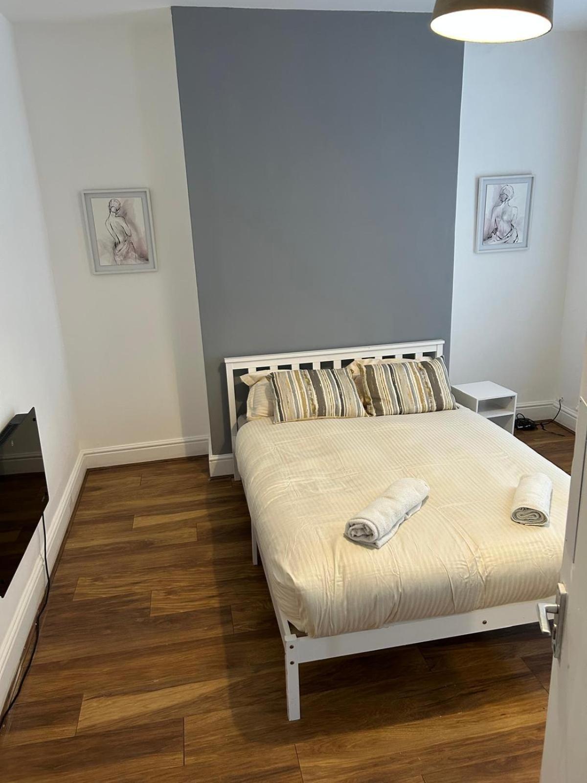 Pure Edge Beach Guest House With Sea View แฮร์นเบย์ ภายนอก รูปภาพ